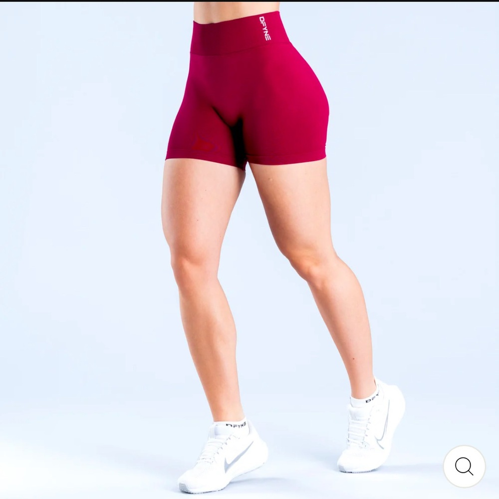 Dfyne dynamic shorts - BERRY